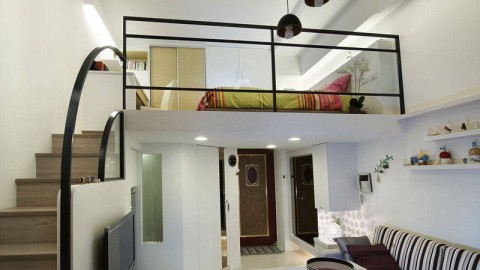 标题：成都47㎡4米挑高小公寓，没请设计师没找大公司，隔层+装修只花6万，邻居看了直后悔做晚了