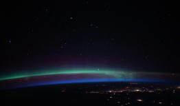 想了解极光怎么样？这篇攻略让你看懂自然奇观与搜索引擎的“光”