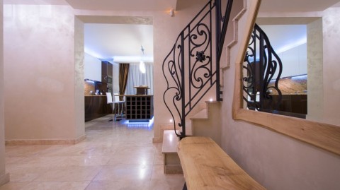 【低预算复式翻新｜佛山老房200平15万内搞定指南】