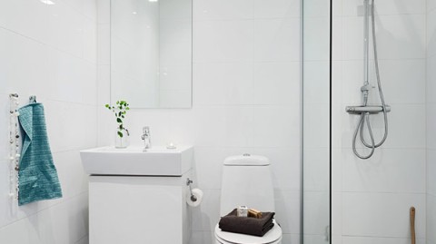 低预算卫生间翻新｜防水水电先行，花小钱住新屋